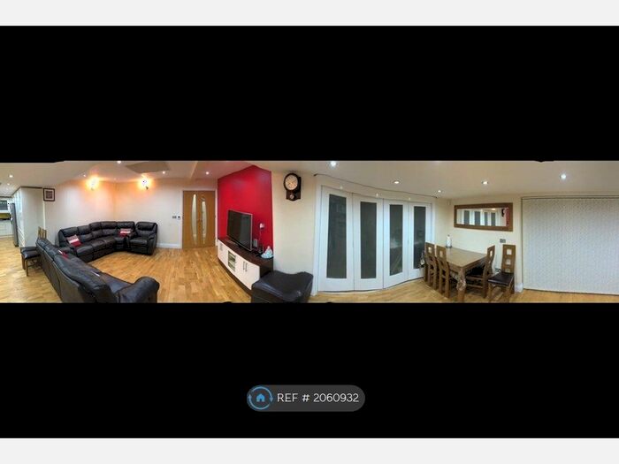 4 Bedroom Bungalow To Rent In Avenue Road, Sutton, SM2