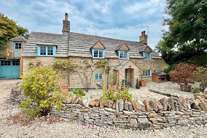 3 Bedroom Detached House For Sale In Valley Road, Swanage, BH19