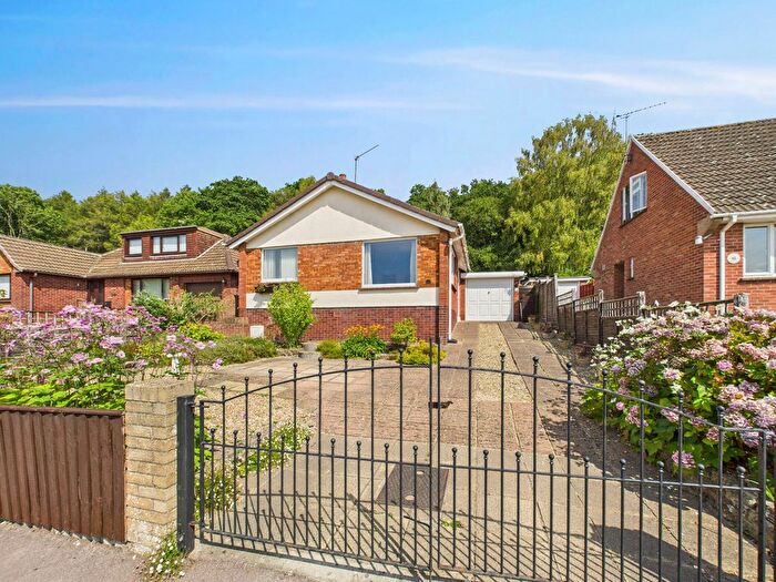 2 Bedroom Bungalow For Sale In Springfield Drive, Cinderford, GL14