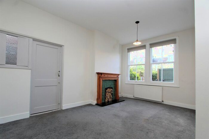 2 Bedroom Apartment To Rent In Princes Avenue, Alexandra Palace, London, N22