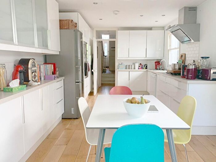 5 Bedroom Property To Rent In Kinver Road, Sydenham, London, SE26