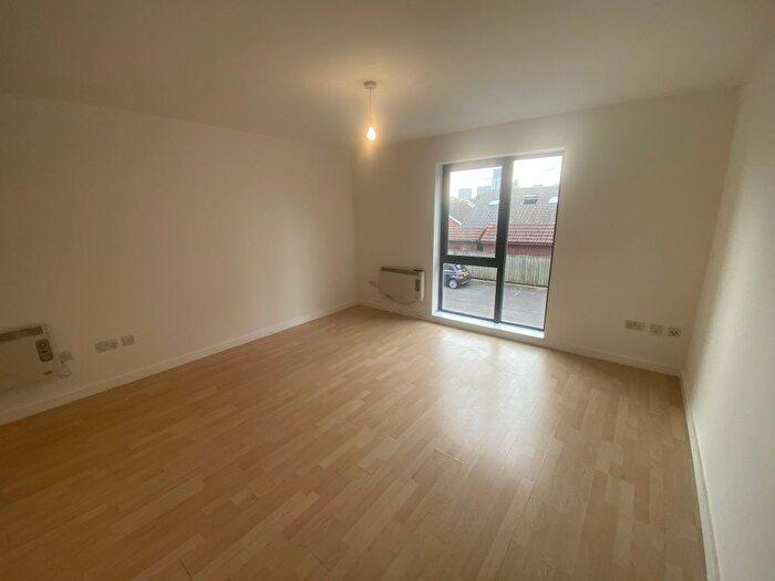 2 Bedroom Flat To Rent In Ordsall Lane, Salford, M5