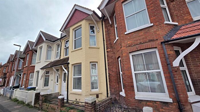1 Bedroom Flat To Rent In Firle Road, Eastbourne, BN22