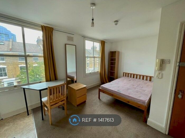 Studio To Rent In Bryantwood Road, London, N7