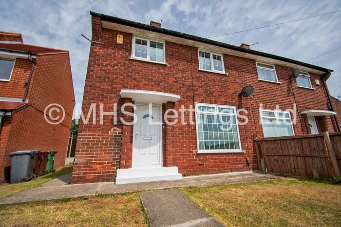 2 Bedroom Semi-Detached House To Rent In Old Farm Close, Leeds, LS16