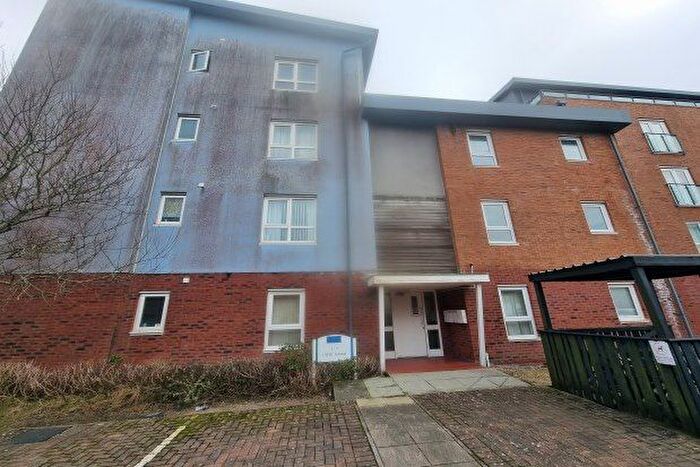 2 Bedroom Flat To Rent In Pentre Doc Y Gogledd, Llanelli, SA15