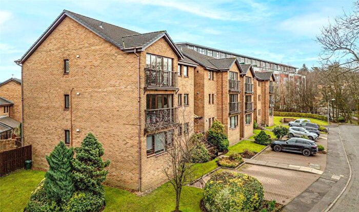 3 Bedroom Apartment For Sale In Elderbank, Bearsden, G61