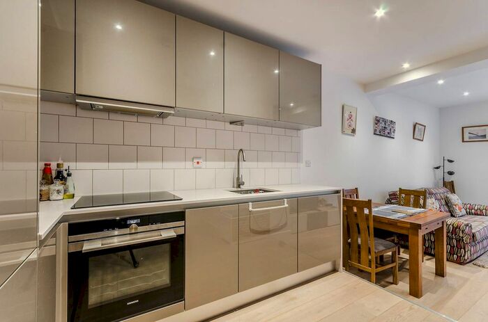 1 Bedroom Flat To Rent In King Street, Hammersmith, London, W6