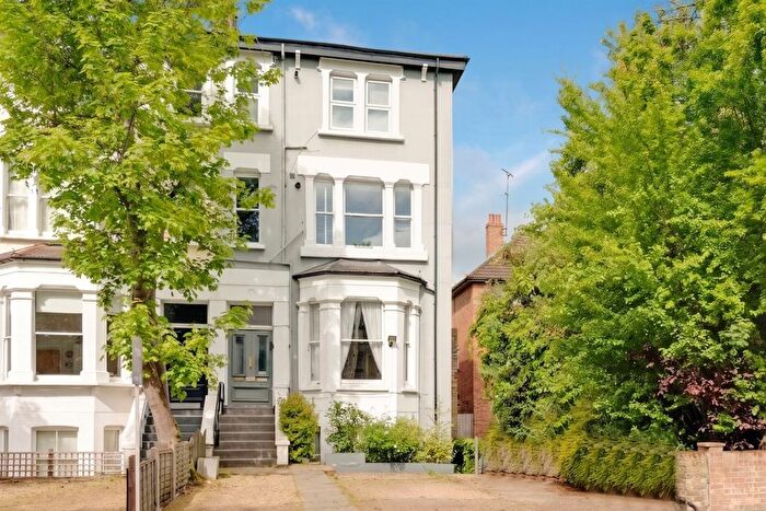 1 Bedroom Flat For Sale In The Avenue, Ealing, W13