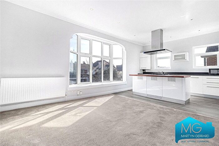 2 Bedroom Flat To Rent In Holly Park Gardens, London, N3