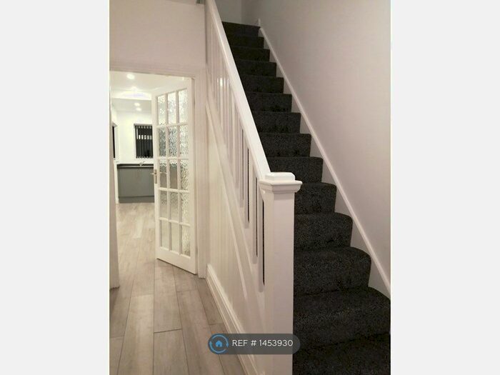 3 Bedroom Terraced House To Rent In Westgate Avenue, Bury, BL9