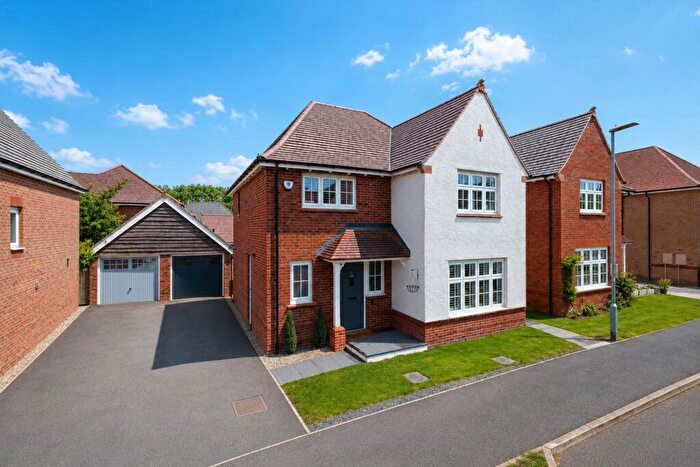4 Bedroom Detached House To Rent In Mallard Crescent, Caddington, LU1
