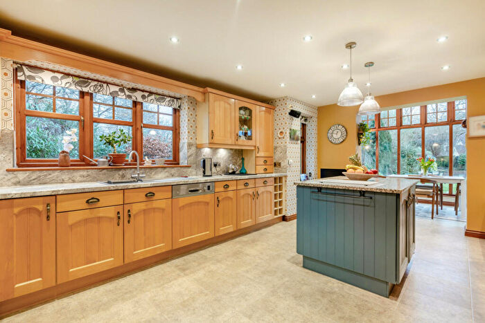 4 Bedroom Detached House For Sale In Station Road, Nailsea, BS48