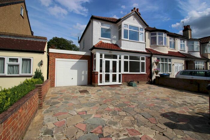 3 Bedroom Property To Rent In Cranborne Avenue, Tolworth, Surbiton, KT6