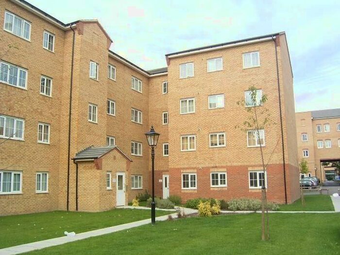 2 Bedroom Flat To Rent In Wellington House, Gidea Park, Essex, RM2