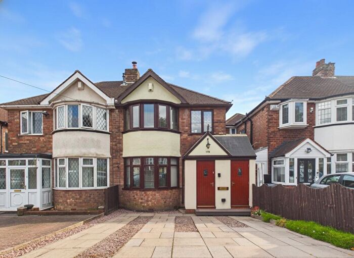3 Bedroom Semi Detached House For Sale In Mildenhall Road, Great Barr, Birmingham, B42