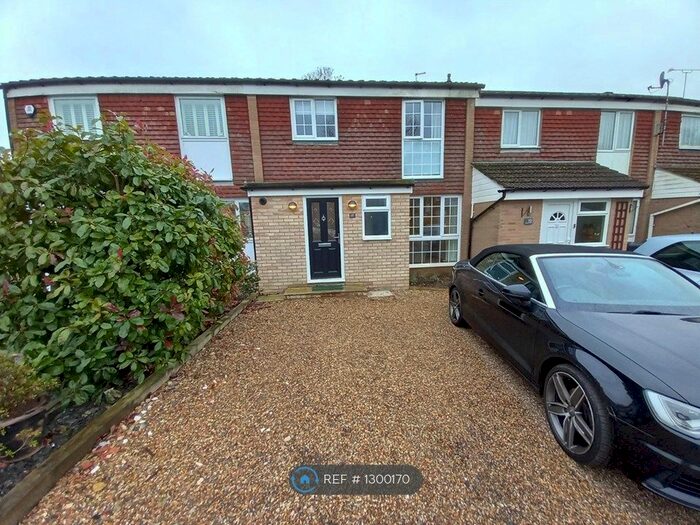 3 Bedroom Terraced House To Rent In Highview, Vigo, Gravesend DA13