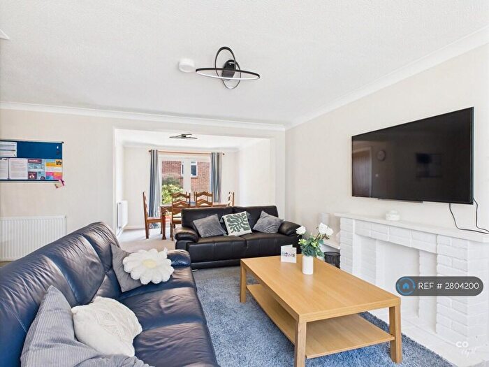 4 Bedroom Detached House To Rent In Lynchet Close, Brighton, BN1