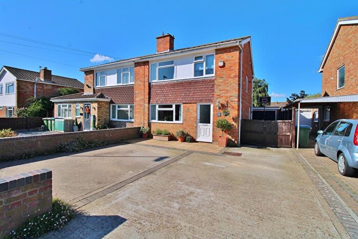 3 Bedroom Semi-Detached House For Sale In The Glebe, Stubbington, PO14