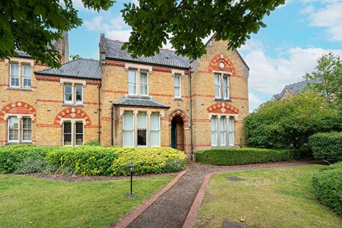 2 Bedroom Maisonette To Rent In Flat Andrew Reed Court, Keele Close, Watford, Hertfordshire, WD24