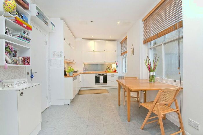 1 Bedroom Property To Rent In St John Street, Clerkenwell, London, EC1V