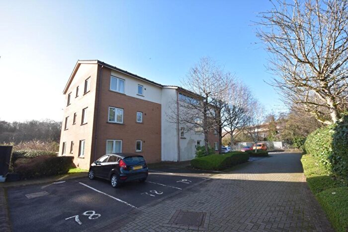 2 Bedroom Flat For Sale In Grangemoor Court, Cardiff, CF11