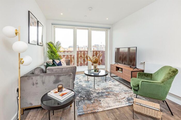 1 Bedroom Apartment To Rent In Bed, Th Floor, Coot, The Halcyon In Fresh Wharf, IG11