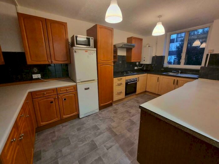 4 Bedroom Maisonette To Rent In Moody Street, London, E1