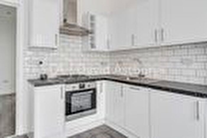 2 Bedroom Flat To Rent In Stanhope Avenue, London, N3