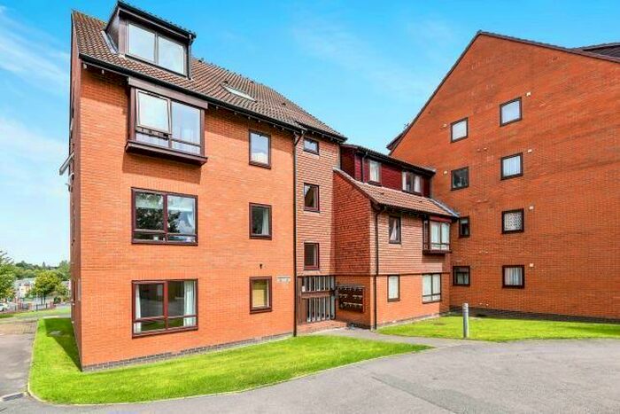 2 Bedroom Flat To Rent In Heathlands Grove, Turves Green, Birmingham, West Midlands, B31