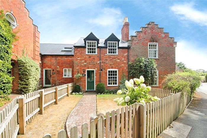 3 Bedroom Terraced House For Sale In The Brookmill, Reading, RG1
