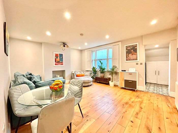 1 Bedroom Flat For Sale In Basement Flat, London, W6