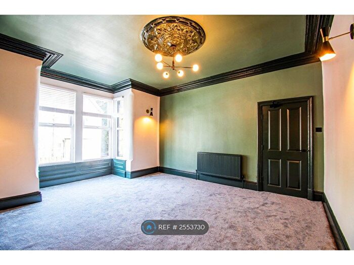 5 Bedroom Terraced House To Rent In Roundhay View, Leeds, LS8