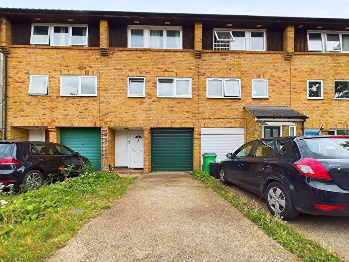 3 Bedroom Terraced House To Rent In Grosvenor Road, Twickenham, TW1