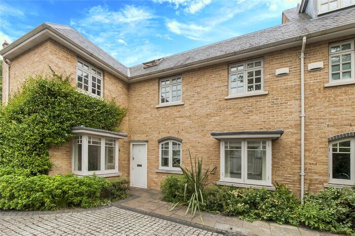 2 Bedroom End Of Terrace House To Rent In Southfields Road, Putney, SW18