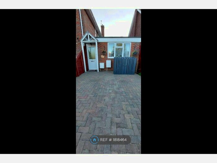 1 Bedroom Semi-Detached House To Rent In Malvern Road, Aylesbury, HP20