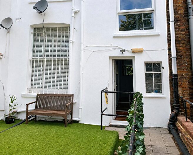 1 Bedroom Apartment To Rent In High Street, London, SE25