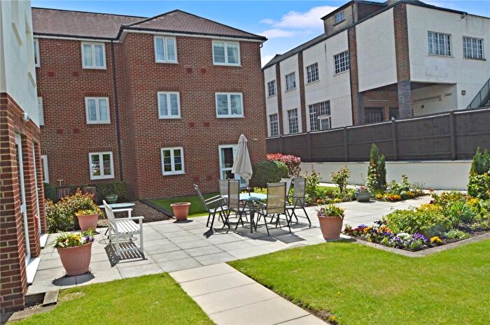 1 Bedroom Apartment For Sale In Bennett Court, Letchworth Garden City, SG6