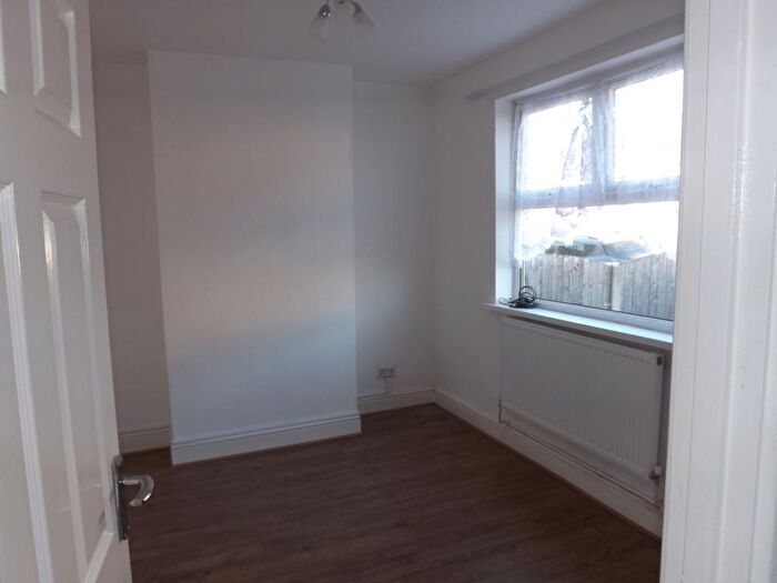 3 Bedroom Terraced House To Rent In Kings Crescent, Edlington, Doncaster, DN12