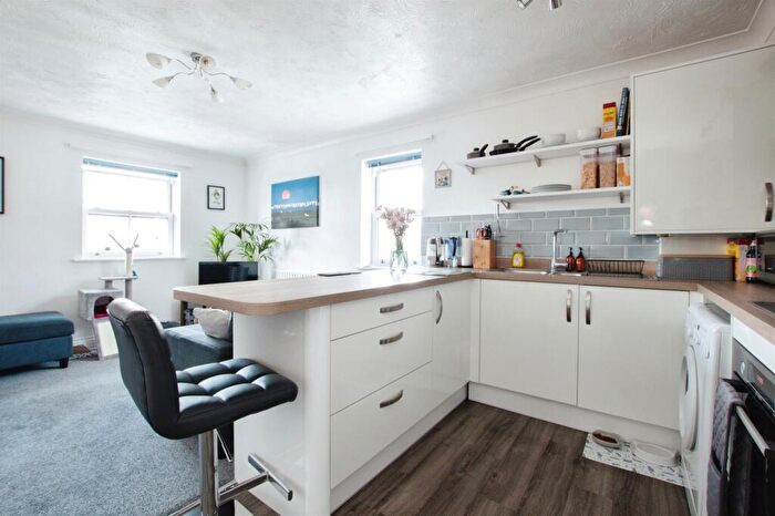 1 Bedroom Flat For Sale In Riverside Place, Fordingbridge, SP6