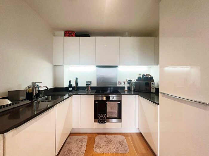 1 Bedroom Apartment For Sale In Capitol Way, London, NW9