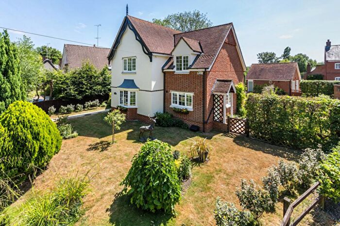 4 Bedroom Detached House For Sale In Milton Lane, Steventon, OX13