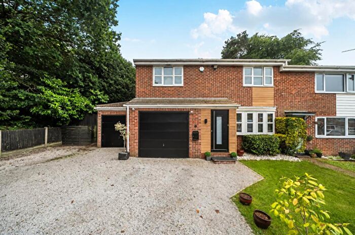 3 Bedroom End Of Terrace House For Sale In Prunus Close, Lordswood, Southampton, Hampshire, SO16