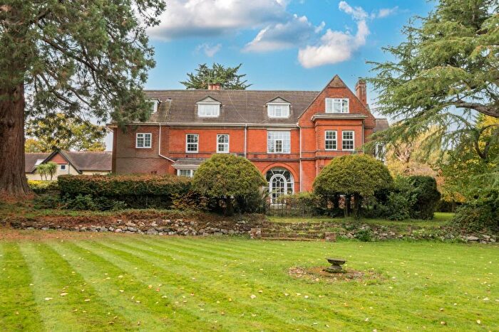 2 Bedroom Flat For Sale In Lower Hale, Farnham, Surrey, GU9