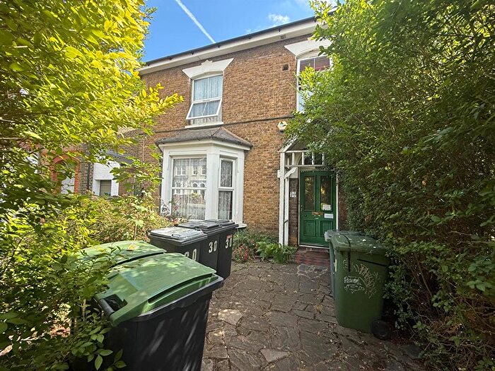 1 Bedroom Semi Detached House To Rent In Alexandra Road, London, N8