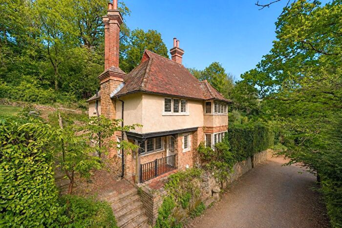4 Bedroom Detached House For Sale In Chinthurst Lane, Bramley, GU5