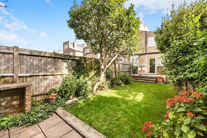 3 Bedroom Terraced House To Rent In Dingwall Road, Earlsfield, SW18