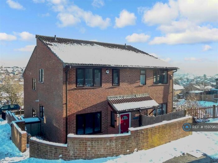 1 Bedroom End Of Terrace House To Rent In Raleigh Close, Chatham, ME5