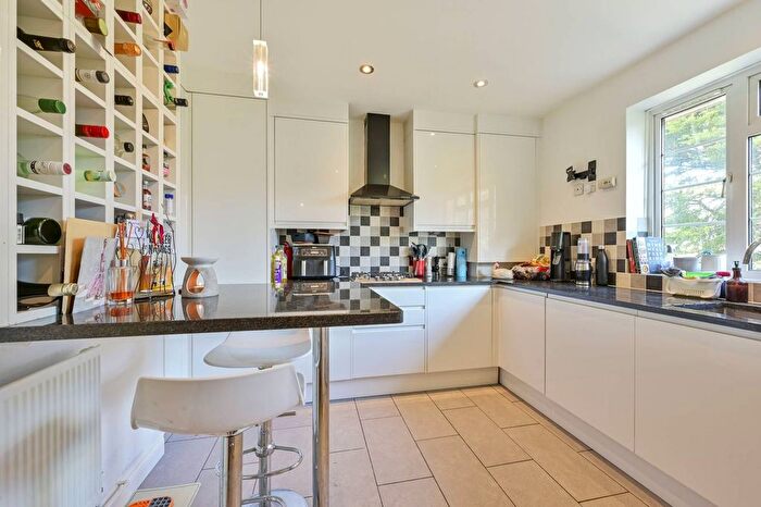 2 Bedroom Maisonette To Rent In Lancaster Road, Wimbledon, London, SW19