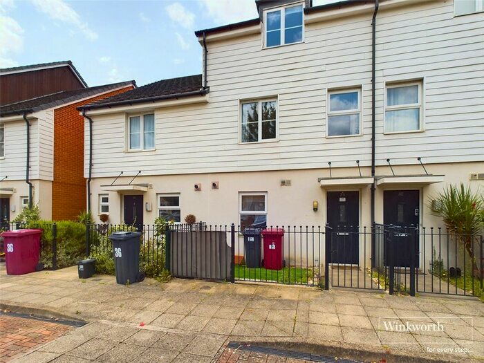 4 Bedroom Town House To Rent In St. Agnes Way, Reading, Berkshire, RG2
